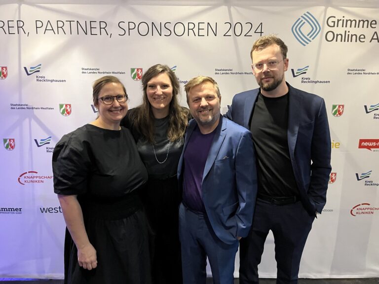 v.l.n.r Kinga Bloch, Angela Schulz zur Wiesch, Toby Mory (navos create) und Jakob Kroneck (FuF) bei der Grimme-Preis-Verleihung