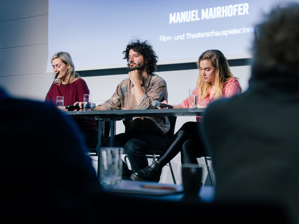 Gesine Cukrowski, Manuel Mairhofer und Anne-Marie Lux während der szenischen Lesung. © Ole Witt